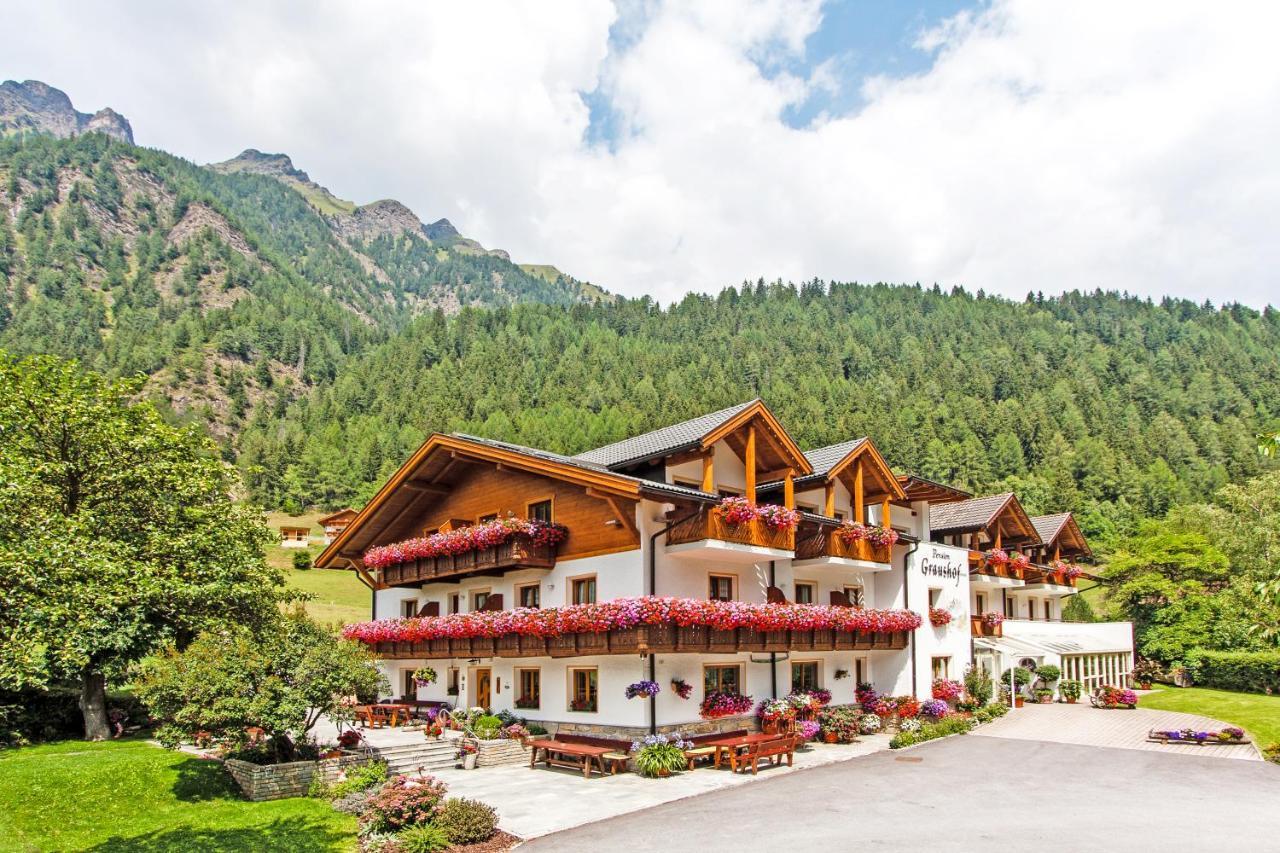 Graushof Hotel Val di Vizze Exterior photo